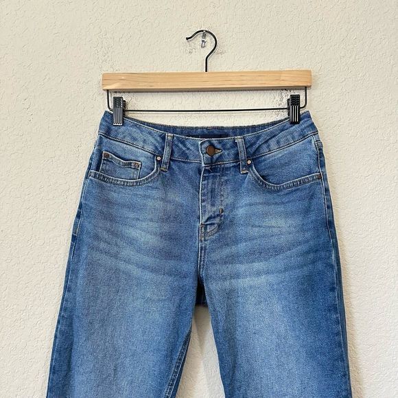 BODEN Denim Cut-Off Girlfriend Jeans in Vintage Wash - Picture 2 of 13